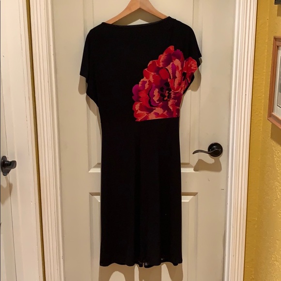 Dramatic Floral dress - Picture 3 of 5